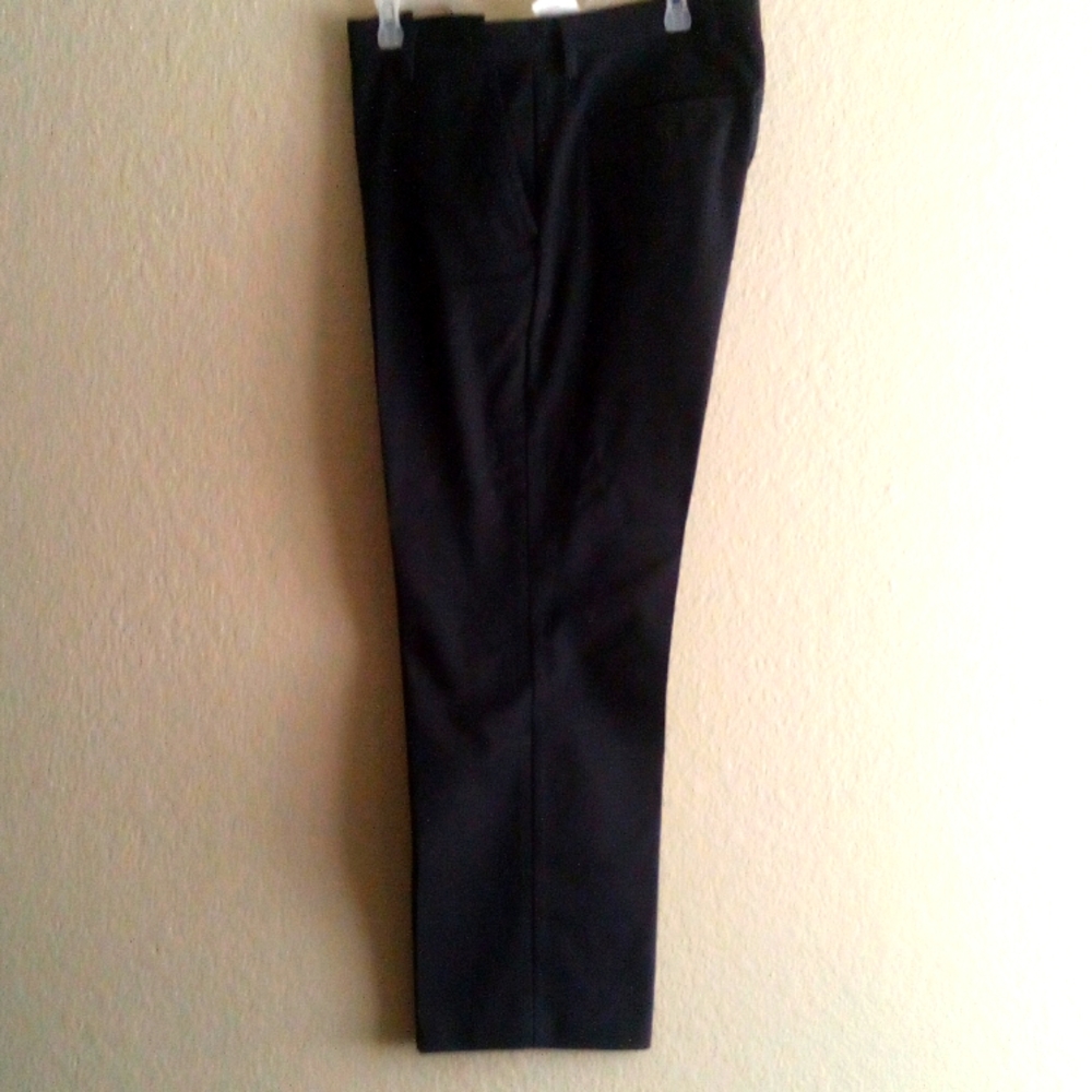 Dockers navy blue waist size 36 length is 30 in pretty good condition like new